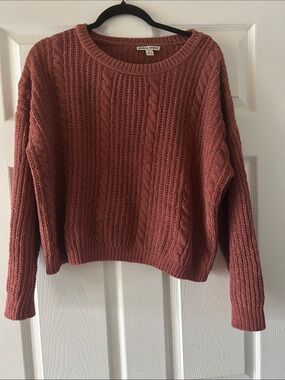 Cable Knit Crewneck Sweater in Rose
